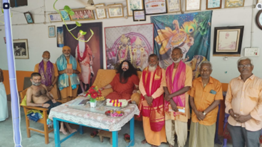 Devotees with Swami