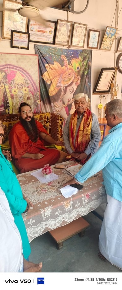 Swami Meeting Devotees